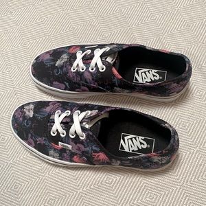 VANS Tennis Shoes NWOT